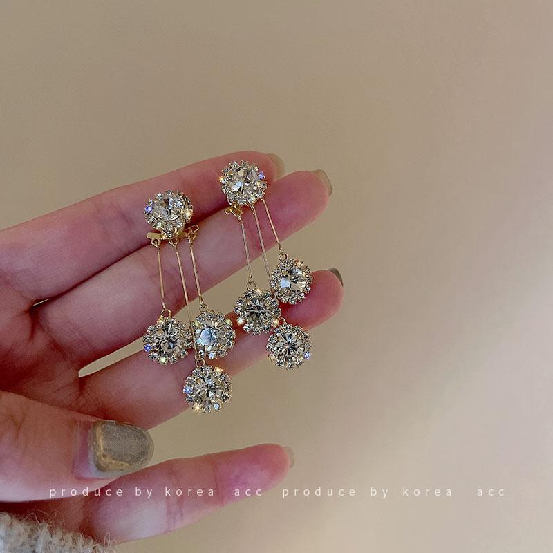 Round Diamond Earrings