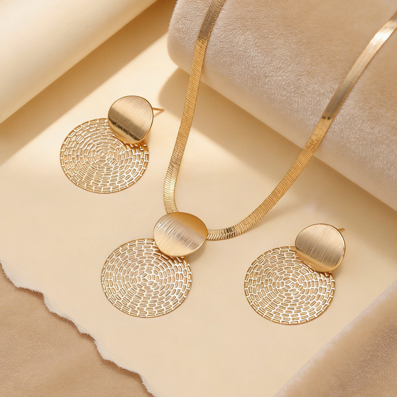 💫 LIMITED-TIME 60% OFF! ✨ Modern Geometric Jewelry Set – Gold-Plated, Lightweight, Chic 🔶