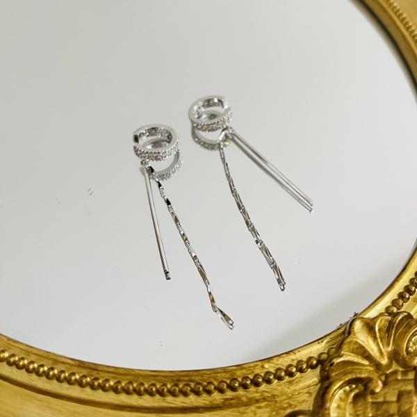 Cube molecular tassel long ear clip(1 PAIR)