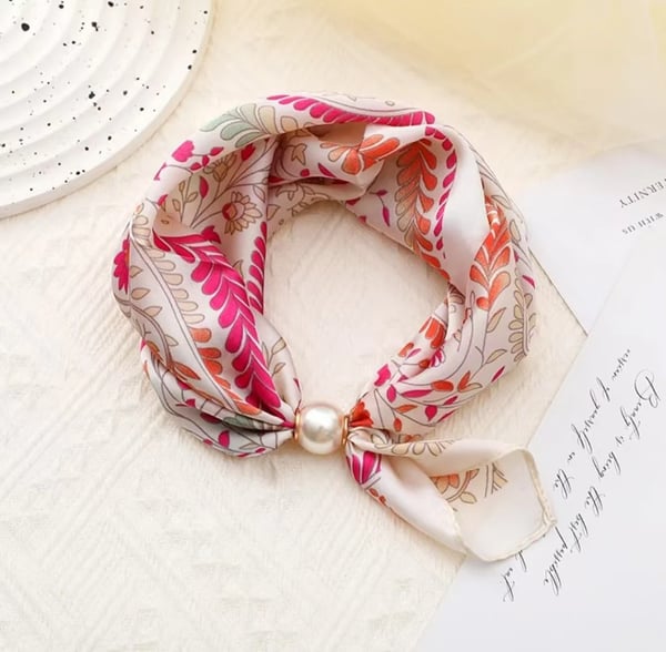 🔥HOT SALE🔥🧣 Effortless Glamour: Pop-On Pearl Necklace Scarf ✨