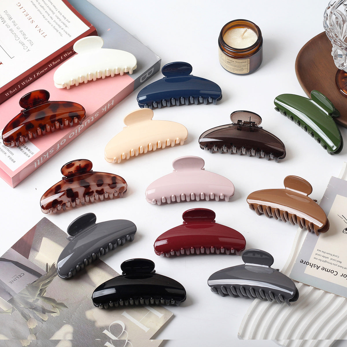🎀Sophisticated glossy semi-circular hair clip
