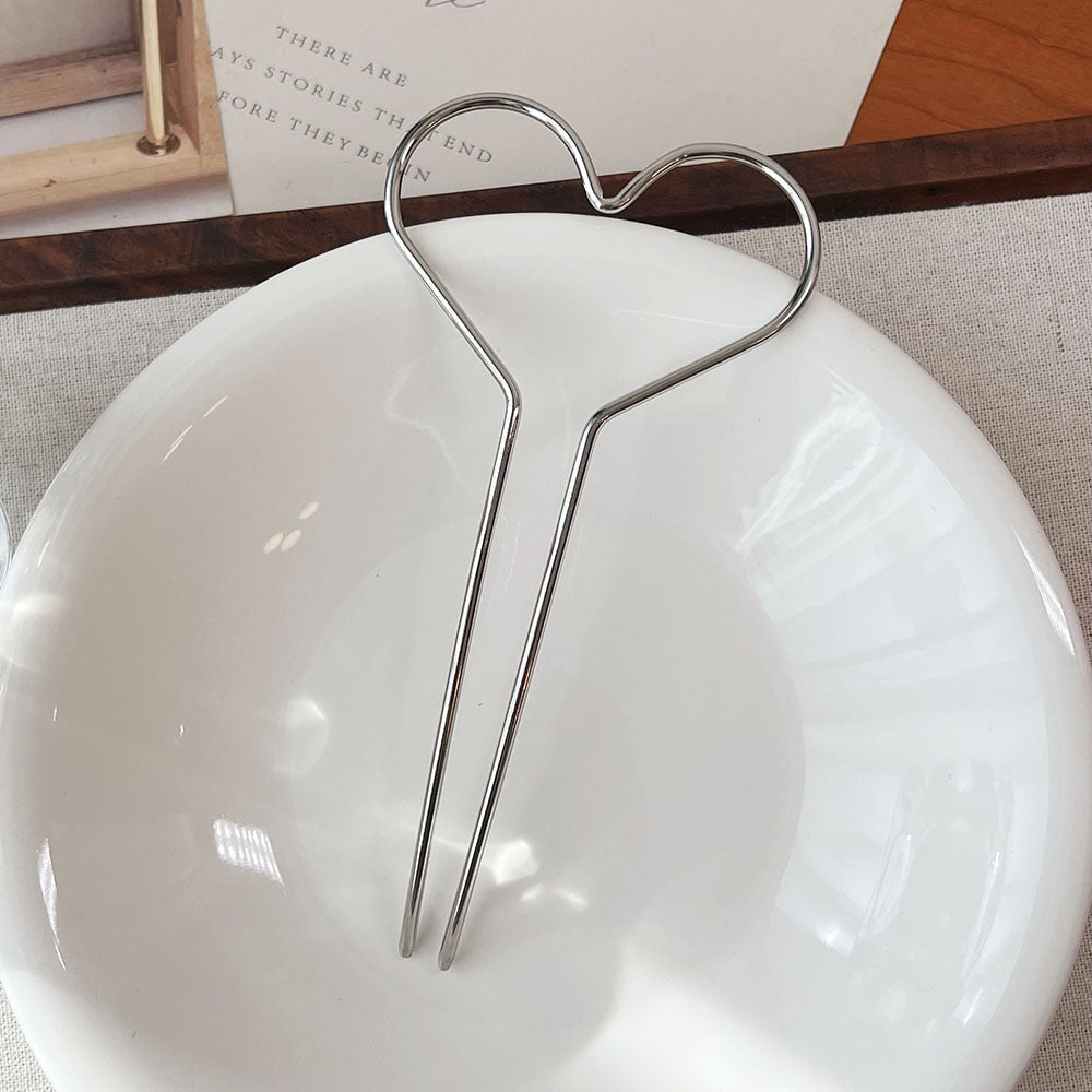 🌟 Stardust Silhouette: Minimalist Wire Star&Heart Hair Fork