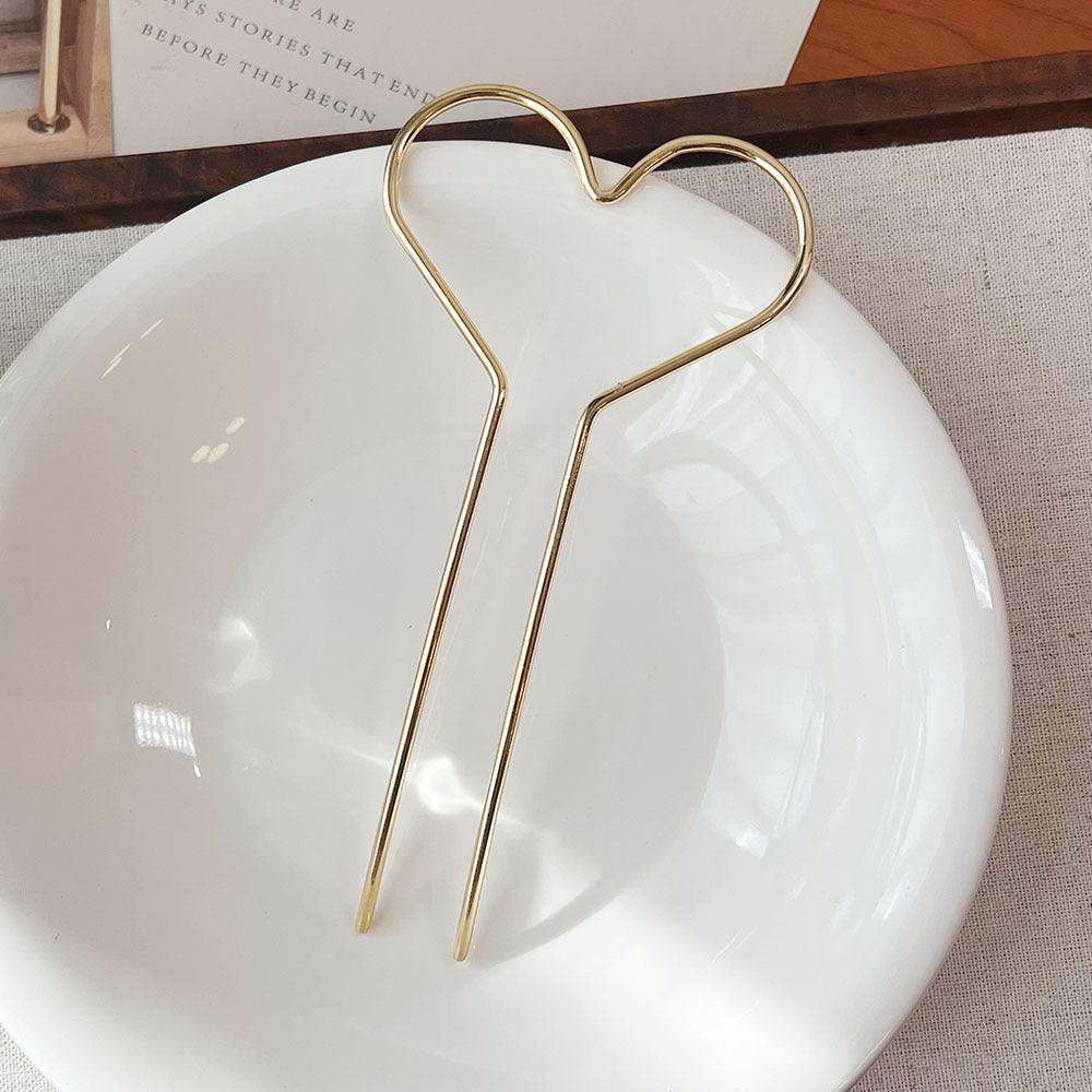 🌟 Stardust Silhouette: Minimalist Wire Star&Heart Hair Fork
