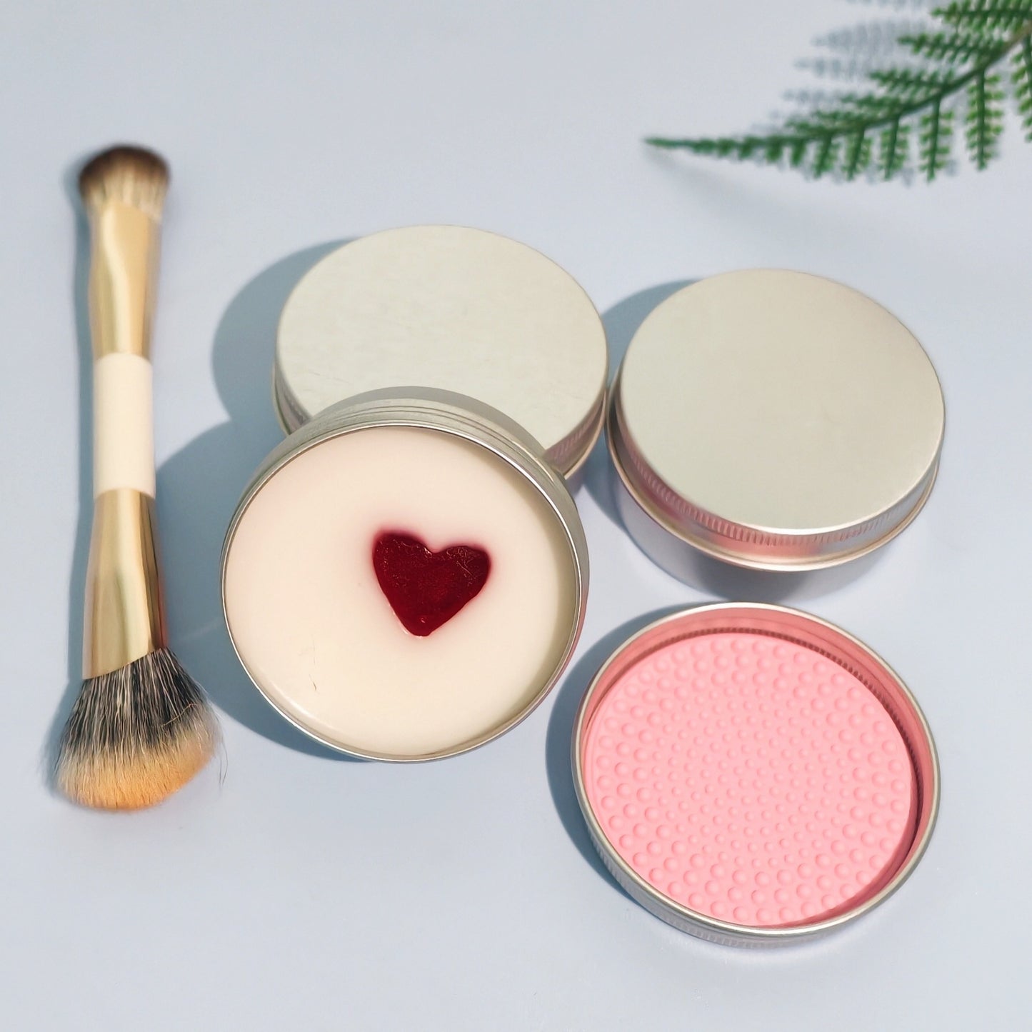 Makeup brush cleaning soap, powder puff cleaning soap, makeup sponge handmade soap, portable cleaning agent, handmade essential oil soap.