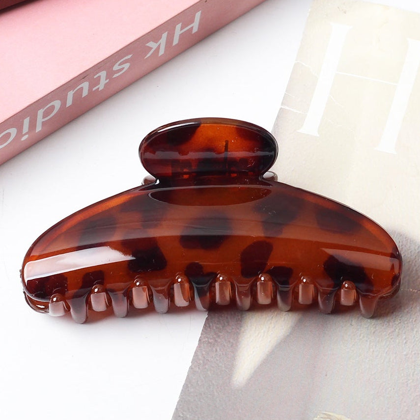 🎀Sophisticated glossy semi-circular hair clip