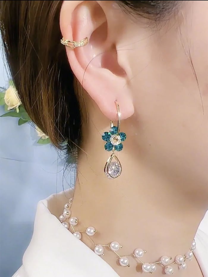 Fashion Flower Crystal Earrings